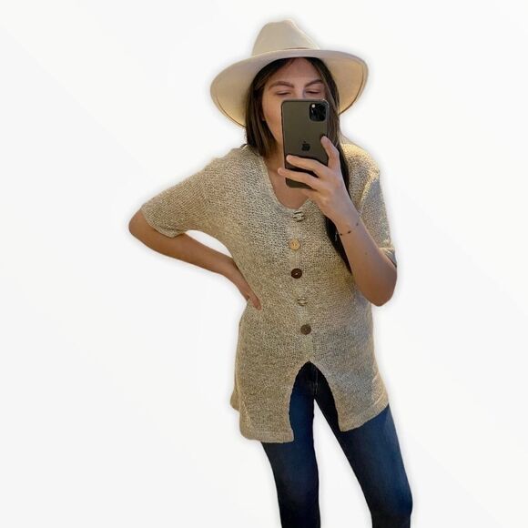 VTG 90s Open Knit Short Sleeve Mix Matched Buttons - Picture 3 of 9